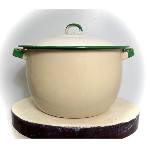 Mid-Century Farmhouse Cream & Green Enamelware 4 Qt Stock Pot - Lid + Steamer - Picture 1 of 8